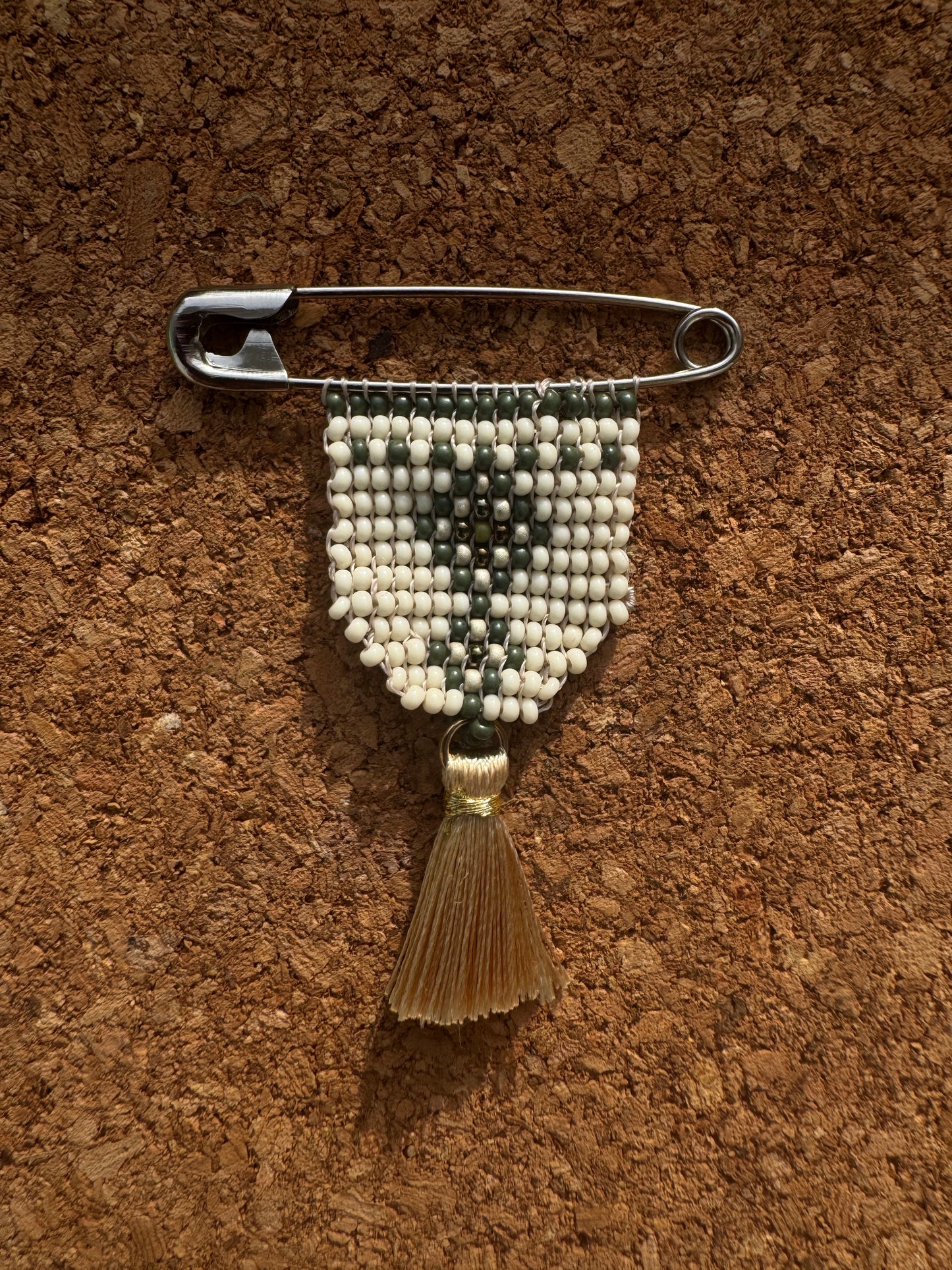 Miyuki broş etnik krem