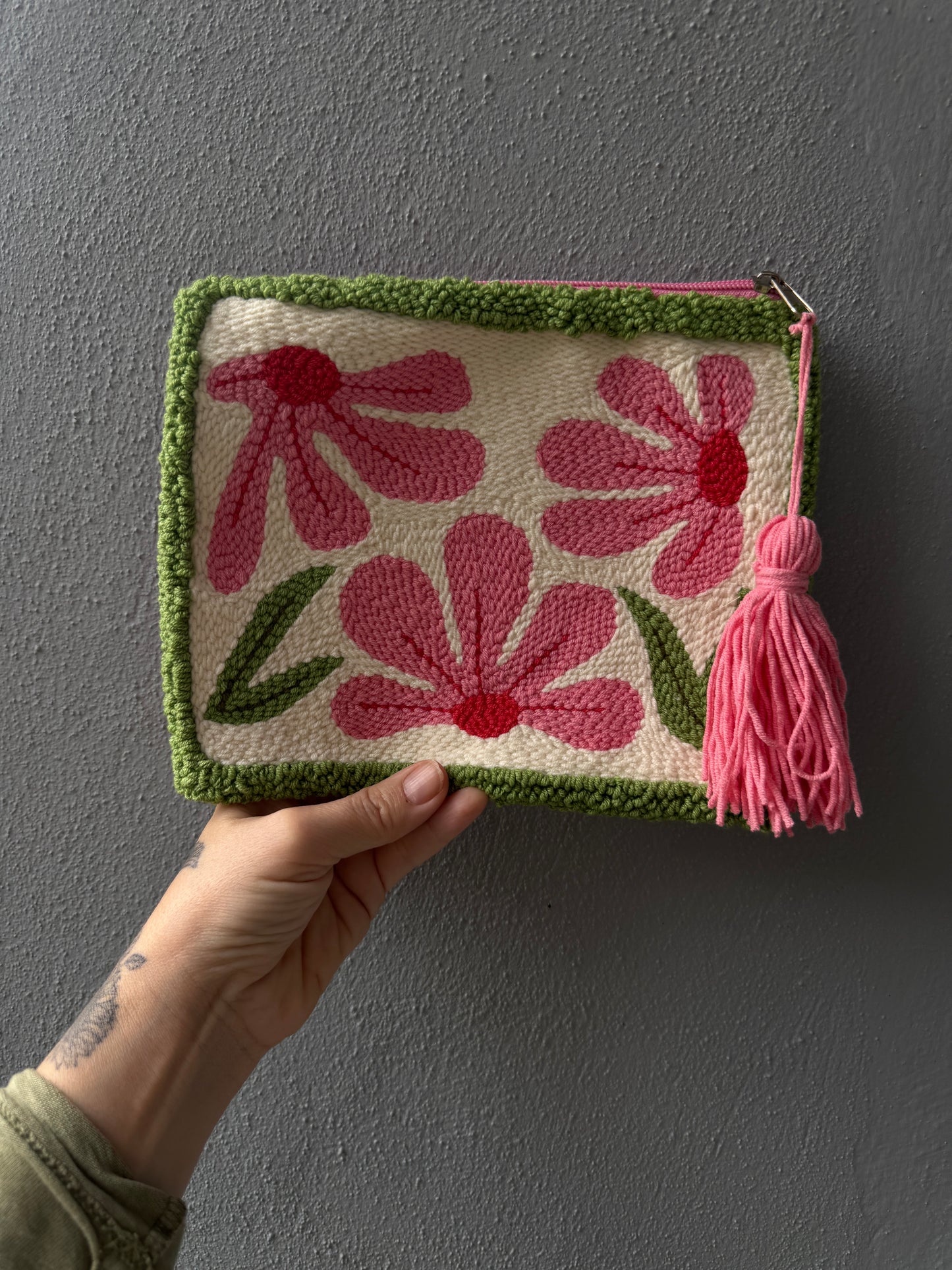 Pink Flowers Punch Clutch Çanta