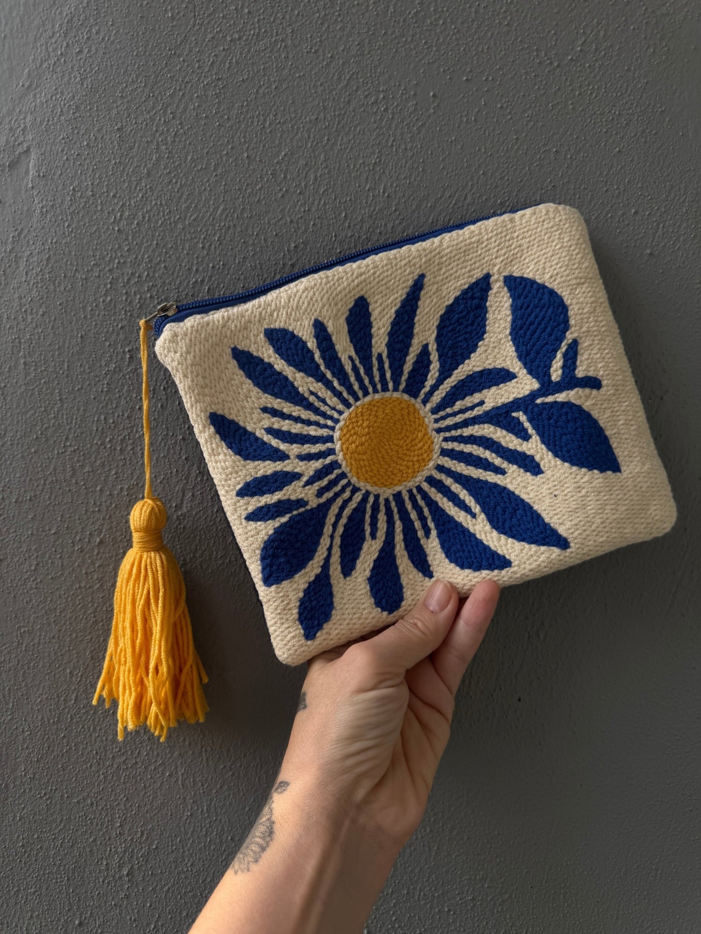 Sun Flowers Punch Clutch Çanta