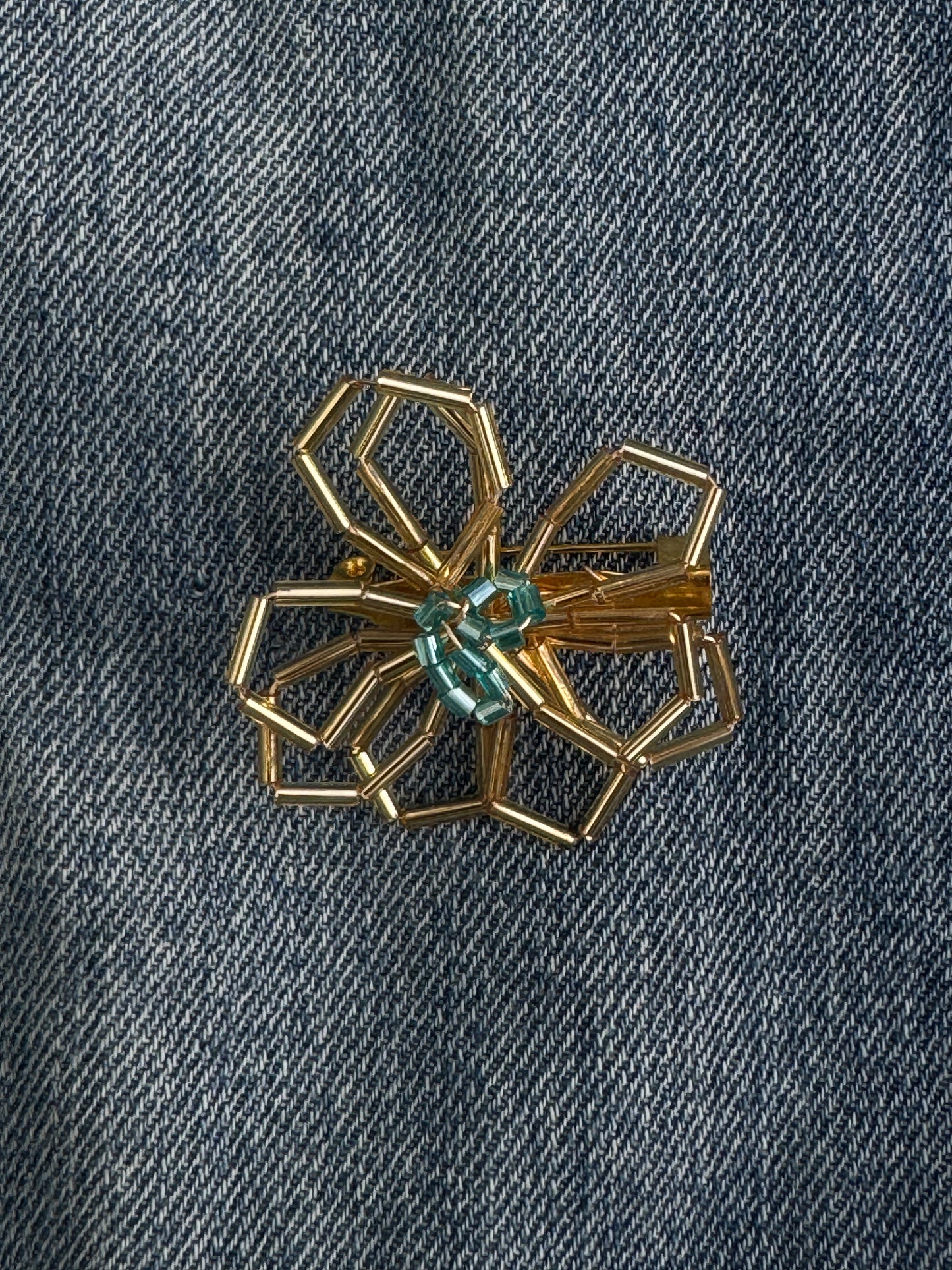 Miyuki Çiçek Broş