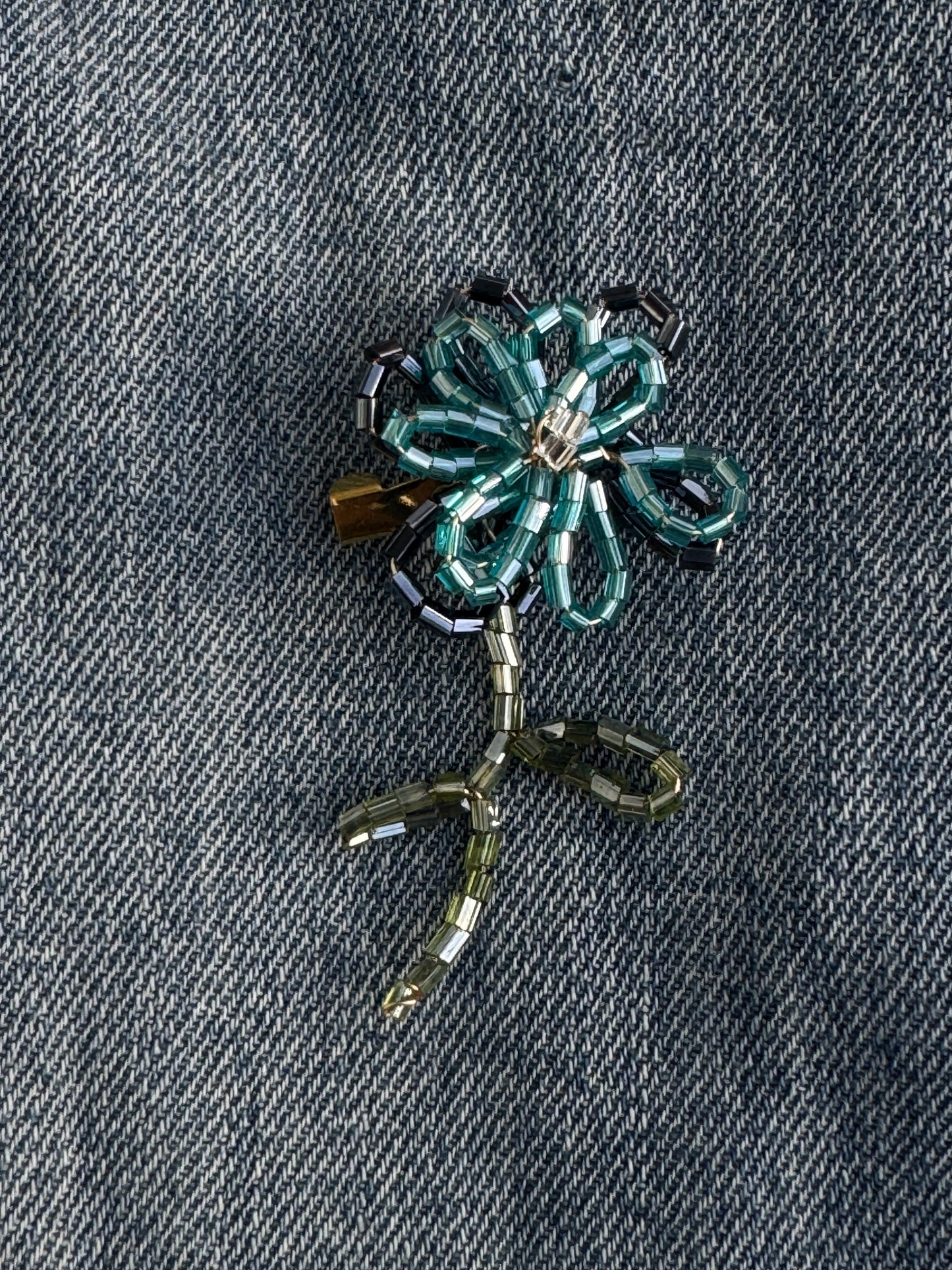 Miyuki Çiçek Broş