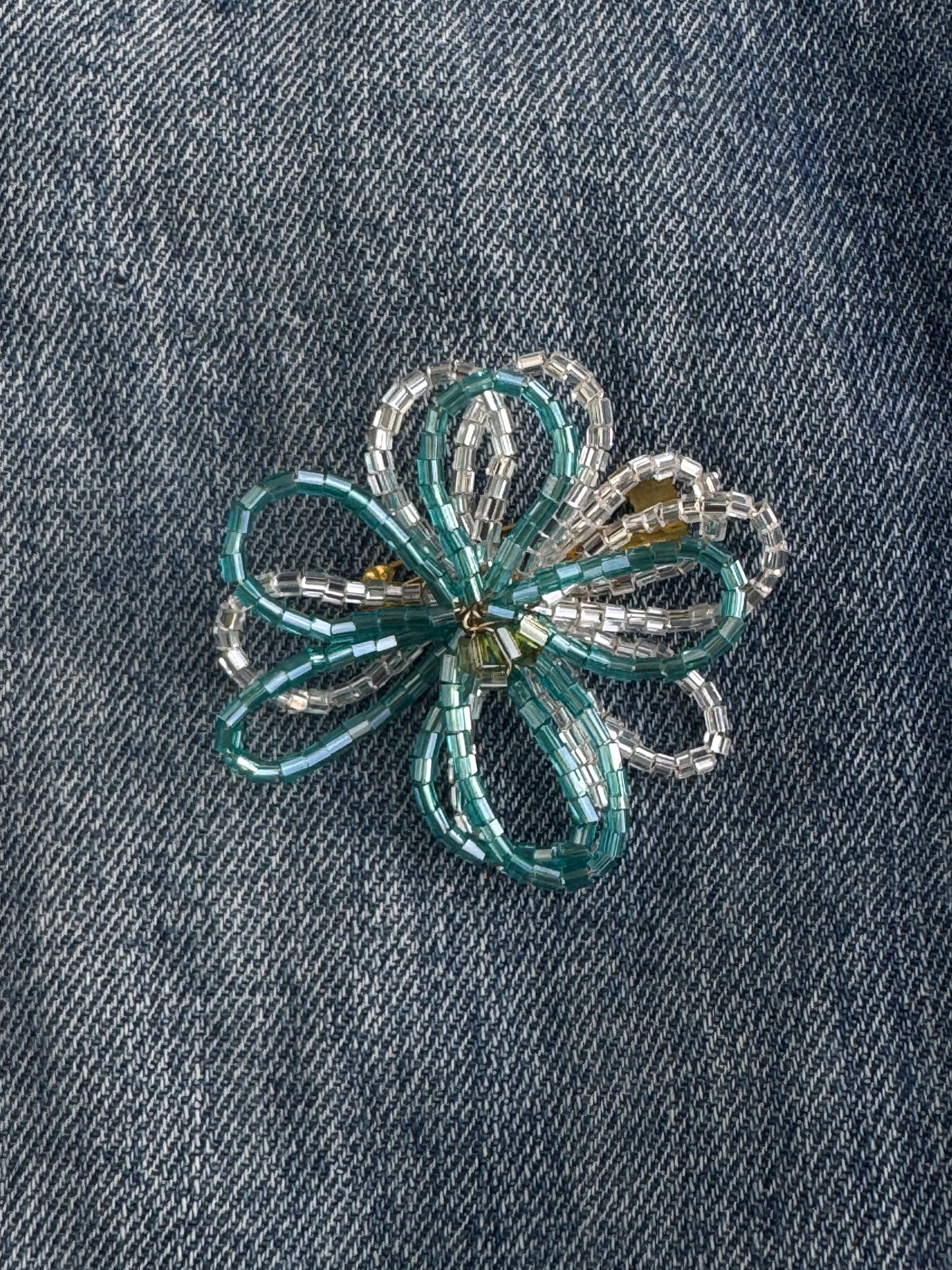 Miyuki Çiçek Broş